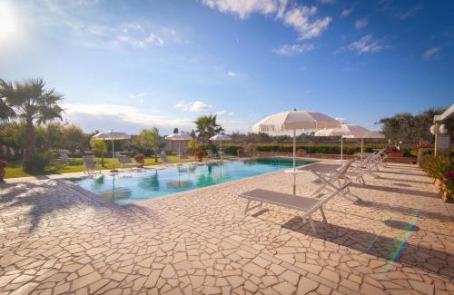 Trepuzzi Bed & Breakfast | Guest-Rated B&B Lucamaria with Oceanfront Pool & Hot Tub