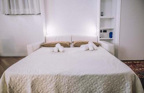 Mazzo House | Elegant Retreat at B&B Luxury Italian House with Hot Tub