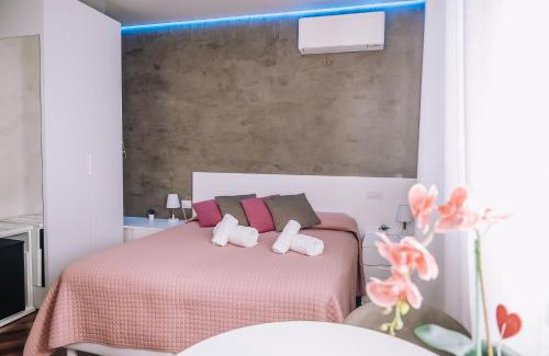 Mazzo House | Elegant Retreat at B&B Luxury Italian House with Hot Tub