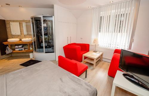 Merkelbeek Bed & Breakfast | Comfortable Stay at B & B M 3 with Family-Friendly Amenities