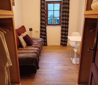 Heyd Bed & Breakfast | Experience Comfort at B&B Madoli: 4-Star Retreat with Hot Tub