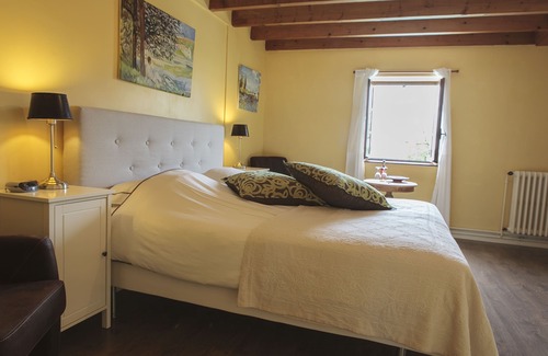 Savignac-de-Duras Bed & Breakfast | Experience the Best at B&B Maison à votre Santé, Bordeaux