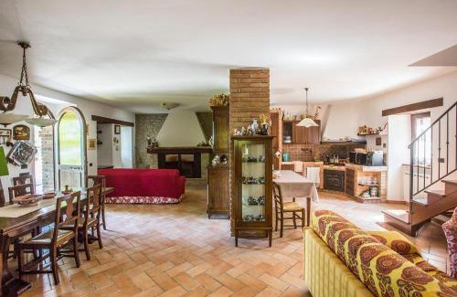 Montefalcone Appennino Bed & Breakfast | Pet-Friendly B&B Marconi with Oceanfront Pool Views