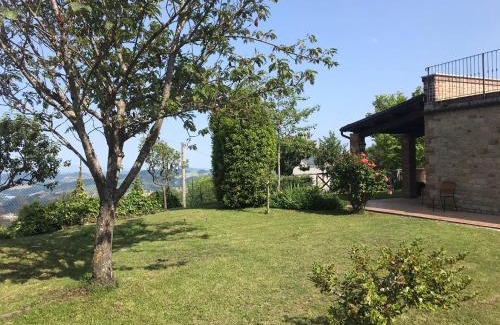 Montefalcone Appennino Bed & Breakfast | Pet-Friendly B&B Marconi with Oceanfront Pool Views