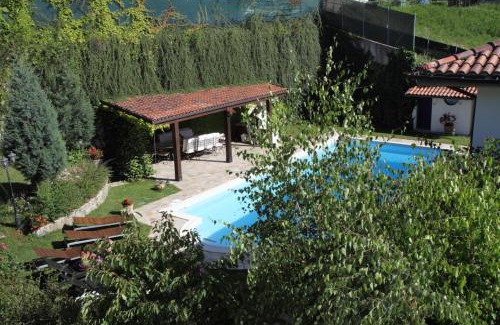Sant'Agata Feltria Bed & Breakfast | Pet-Friendly B&B Margherita Le Fiabe with Pool & Kitchen