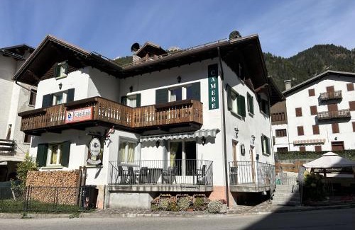 Auronzo di Cadore Bed & Breakfast | Discover B&B Meublè Giustina: Family-Friendly Retreat