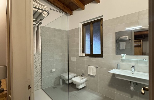 Castiglione d'Intelvi Bed & Breakfast | Welcoming B&B Michelina: Family-Friendly Stays & Dining