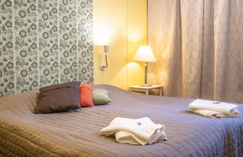Konnevesi Hotel | Cozy Getaway at B&B Mierontie Oy with Hot Tub & Dining