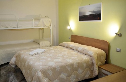 Ascea Bed & Breakfast | B&B Miramare in Ascea, cozy property 5 minutes from the sea