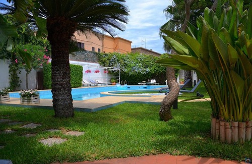 Mondello Bed & Breakfast | Relax at B&b Mondello Resort with Ocean Views and Pool