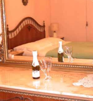 Viagrande Bed & Breakfast | Pet-Friendly B&B Mongibello with Spa and Hot Tub Amenities