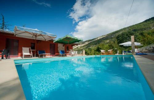 Ascoli Piceno Bed & Breakfast | Cozy Stay at B&B Mosca Bianca with Oceanfront Views