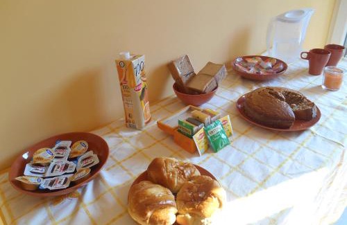 Materdei Bed & Breakfast | Discover B&B Napoli Leggendaria: Family-Friendly Retreat