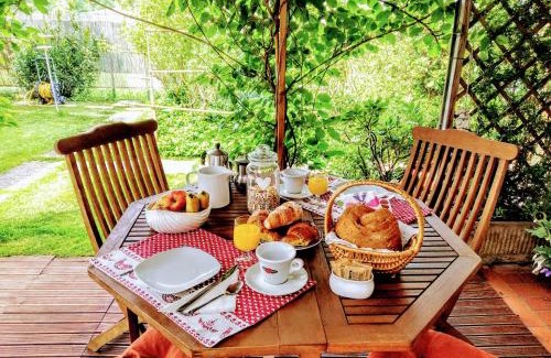 Raffa Bed & Breakfast | Top-Rated B&B Nautilus with Family-Friendly Amenities