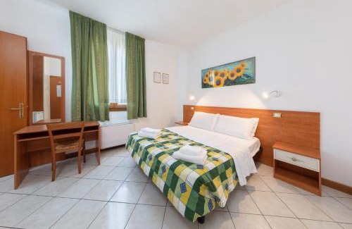 Marghera Bed & Breakfast | Cozy B&B New Aurora Venice: Pet-Friendly with Dining