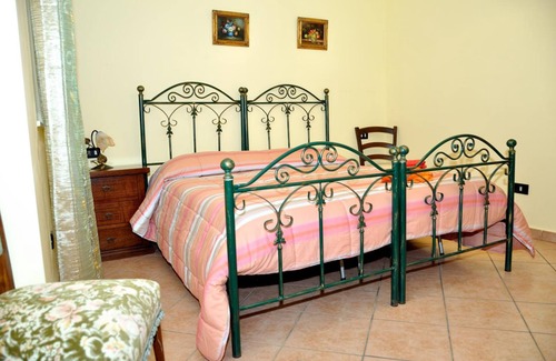 Ciotta Bed & Breakfast | Charming B&B Nicole with Pool & Family-Friendly Amenities