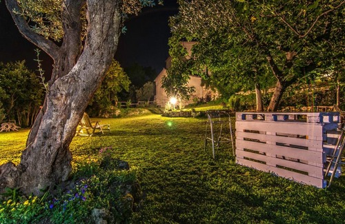 Rocchetta a Volturno Apartment | Guest Rated: 10/10 at B&B Noce Spagnola with Kitchen Access