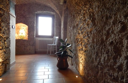 Rocchetta a Volturno Apartment | Guest Rated: 10/10 at B&B Noce Spagnola with Kitchen Access