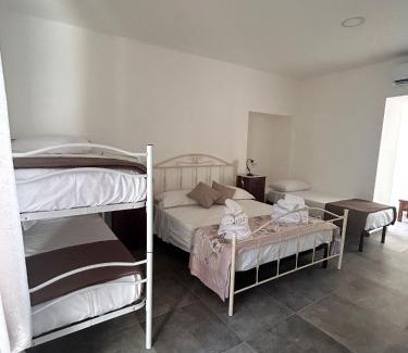Laureana Cilento Bed & Breakfast | Guest Rated 10/10: B&B Nonno Armando with Breakfast & Dining