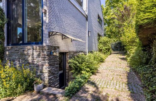 Municipality of Vaals Apartment | Discover B&B Nouveauté: Family-Friendly with Delicious Dining
