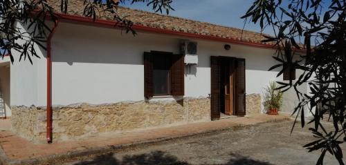 Santadi House | Pet-Friendly B&B Nuraximannu with Ocean View & Restaurant
