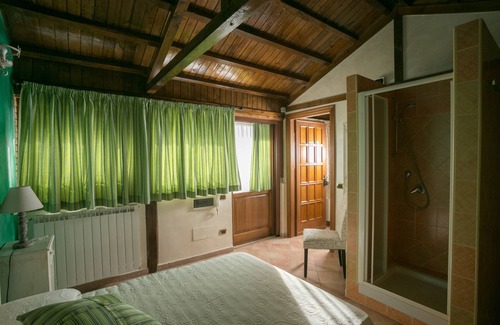 Latina Bed & Breakfast | Experience Oasi Di Mamma Clara: Family-Friendly Retreat