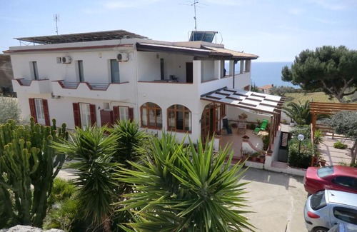 Palma di Montechiaro Bed & Breakfast | Unforgettable Stay at B&B Oasi: Pet-Friendly & Breakfast Included