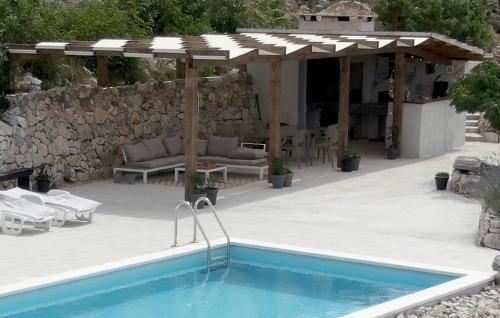 Blizna Donja Bed & Breakfast | Discover B&B On The Rocks: Guest Rated 9.4 with Pool & Kitchen