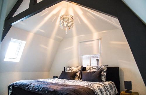 Schuddebeurs Bed & Breakfast | Discover B&B Ons Dijkhuisje: Oceanfront Bliss Awaits