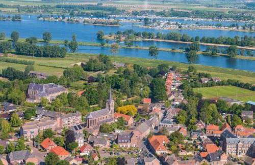 Megen Bed & Breakfast | Oceanfront Comfort at B&B Op de Keien - Guest Rated 8.4