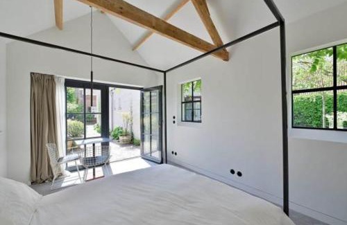 Megen Bed & Breakfast | Oceanfront Comfort at B&B Op de Keien - Guest Rated 8.4