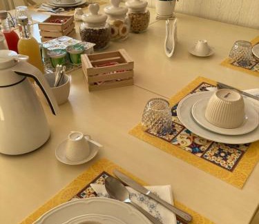 Gioia Tauro Bed & Breakfast | Guest Rated 10/10: Oceanfront B&B Orchidea with Breakfast