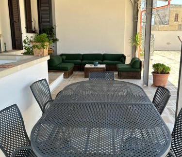 Squinzano Bed & Breakfast | Elegantly Designed Palazzo Giordano Rooms with Breakfast