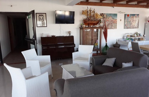 Chiesiola Bed & Breakfast | Discover B&B Palazzo Manfredi: Family-Friendly Retreat