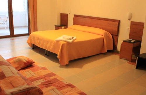 Chiesiola Bed & Breakfast | Discover B&B Palazzo Manfredi: Family-Friendly Retreat