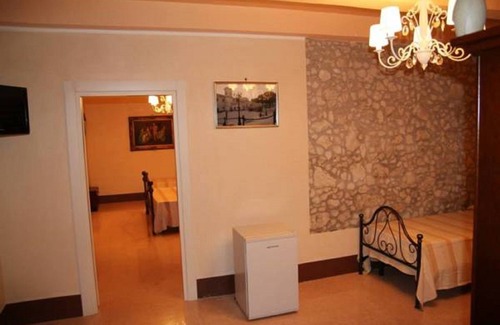 Gioiosa Ionica Bed & Breakfast | Budget-Friendly B&B Palazzo Mantegna with Family Amenities