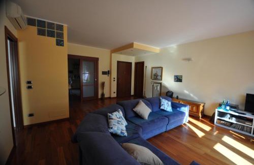 Est Bed & Breakfast | Discover B&B Pergolesi: Guest Rated & Family-Friendly Stay
