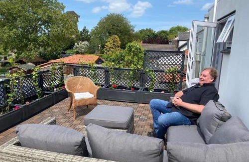 Biervliet Bed & Breakfast | Charming B&B Petit Chateau: Family-Friendly with Hot Tub