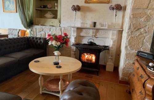 Biervliet Bed & Breakfast | Charming B&B Petit Chateau: Family-Friendly with Hot Tub