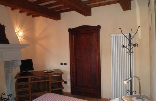 SantʼAngelo in Vado Bed & Breakfast | Pet-Friendly B&B Piazza del Papa with Family Amenities
