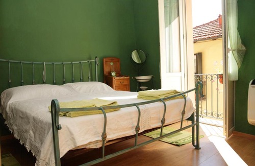 Roccasparvera Bed & Breakfast | Relax at B&B Pisolo e i Persi Pien - Pet Friendly Comfort
