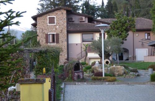 Masero House | Impressive B&B Podere Montese with Oceanfront Amenities