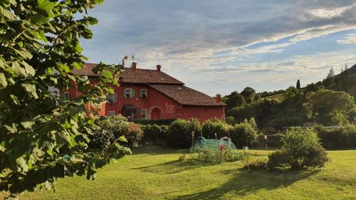 Caprino Veronese Bed & Breakfast | Idyllic B&B Poggio Caiar with Ocean View and Hot Tub