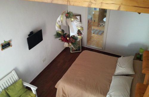 Torre Annunziata Bed & Breakfast | Guest Rated 10/10: B&B PompeiLog with Hot Tub & Dining