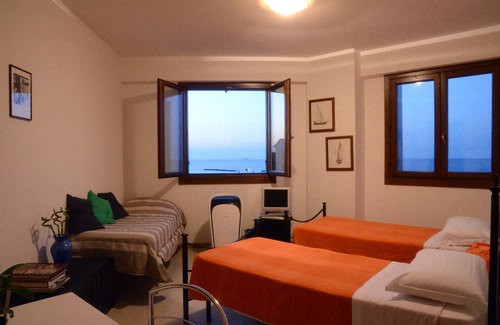 Torrette Bed & Breakfast | Cozy B&B Pontemare: Family-Friendly with Breakfast Included
