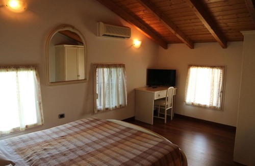 Carmignano di Brenta Bed & Breakfast | Inviting B&B Primula House: Child-Friendly & Highly Rated