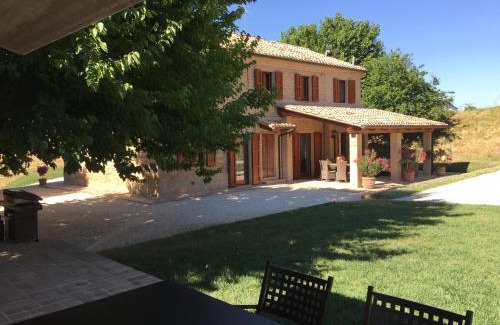 Montefano Bed & Breakfast | Relax at B&B Profumo delle Marche with Oceanfront Views
