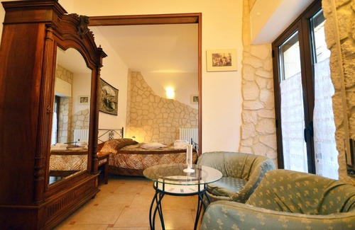 Enna Bed & Breakfast | Cozy B&B Proserpina: Family-Friendly with Breakfast Included