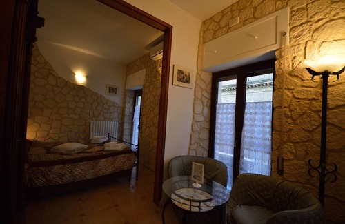Enna Bed & Breakfast | Cozy B&B Proserpina: Family-Friendly with Breakfast Included