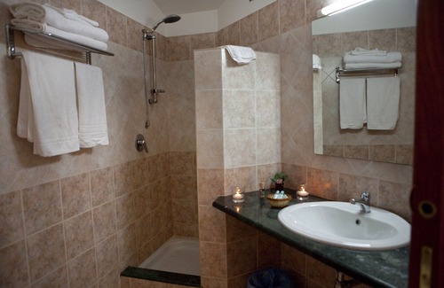 Pizzo Bed & Breakfast | Relaxing Retreat at B&B PuertoSeguro with Pool & Breakfast